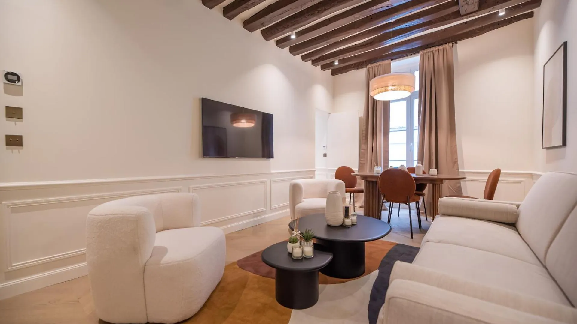 Apartment Louvre Saint Honore Paris