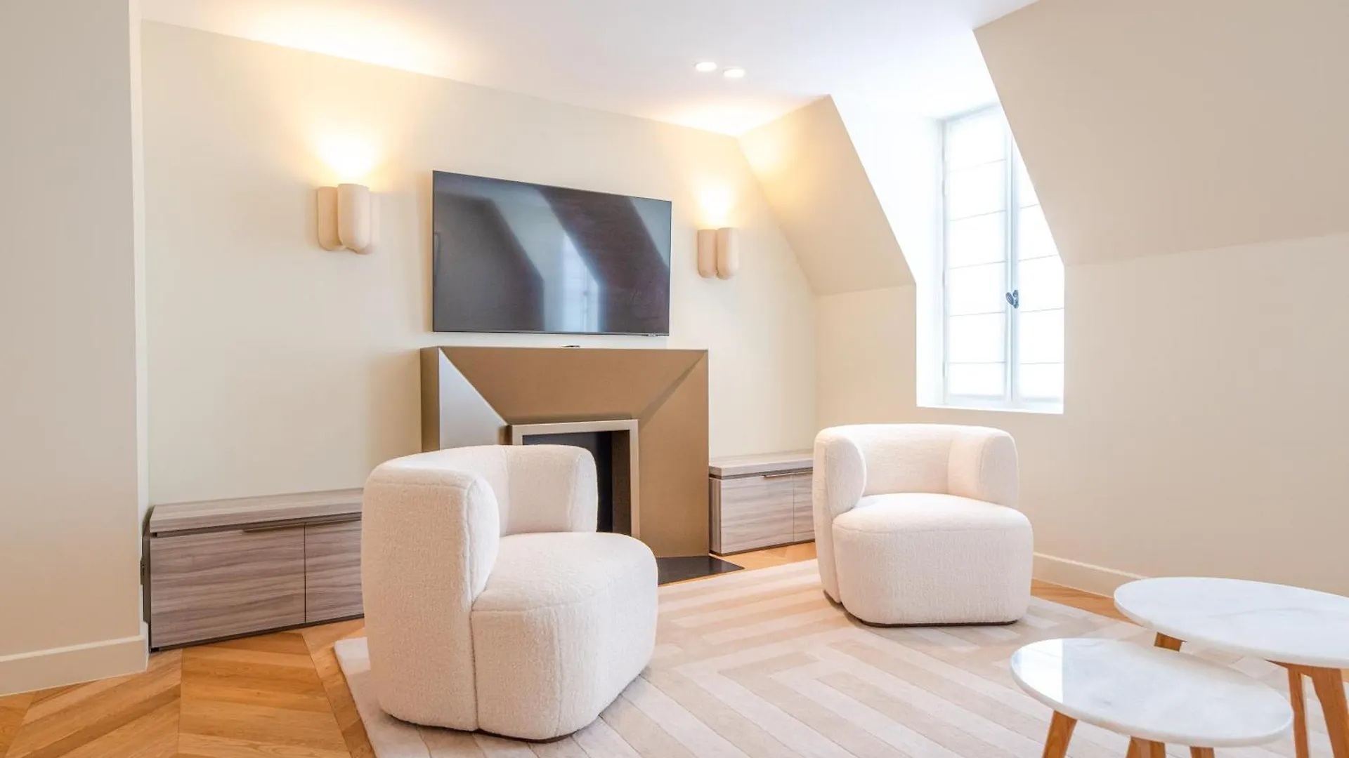 Louvre Saint Honore Apartment Paris